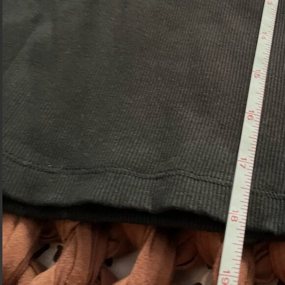 NWOT Everlane Ribbed Mockneck Tank - Black - Size XL - Picture 7 of 7